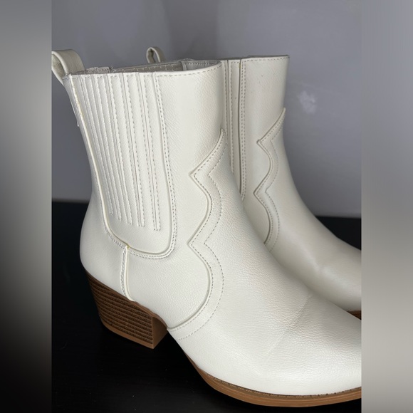 Ardene Ankle Cowboy Booties - Picture 2 of 10